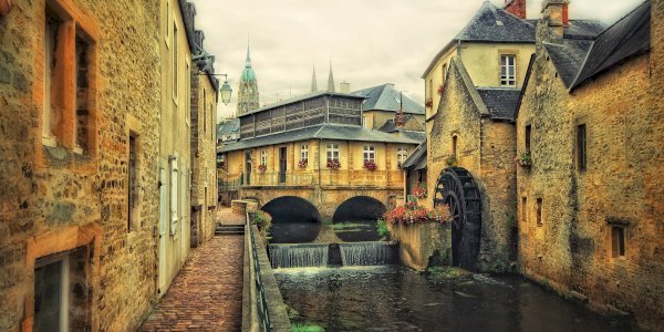 Ophorus Blog - Bayeux Travel Guide: Why It’s the Best Base for Exploring Normandy (2026)