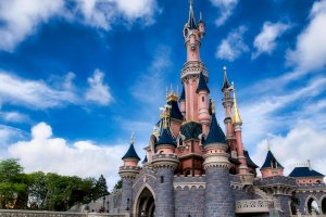 Ophorus Blog - Best Theme Parks in France for Families: How to Include Them in a Great Trip