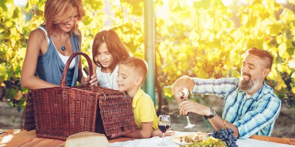 Ophorus Blog - Visiting France with Kids: How to Choose the Right Guided Tour