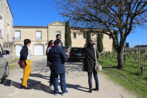 Ophorus Blog - What to Wear and Bring on a Guided Tour in France