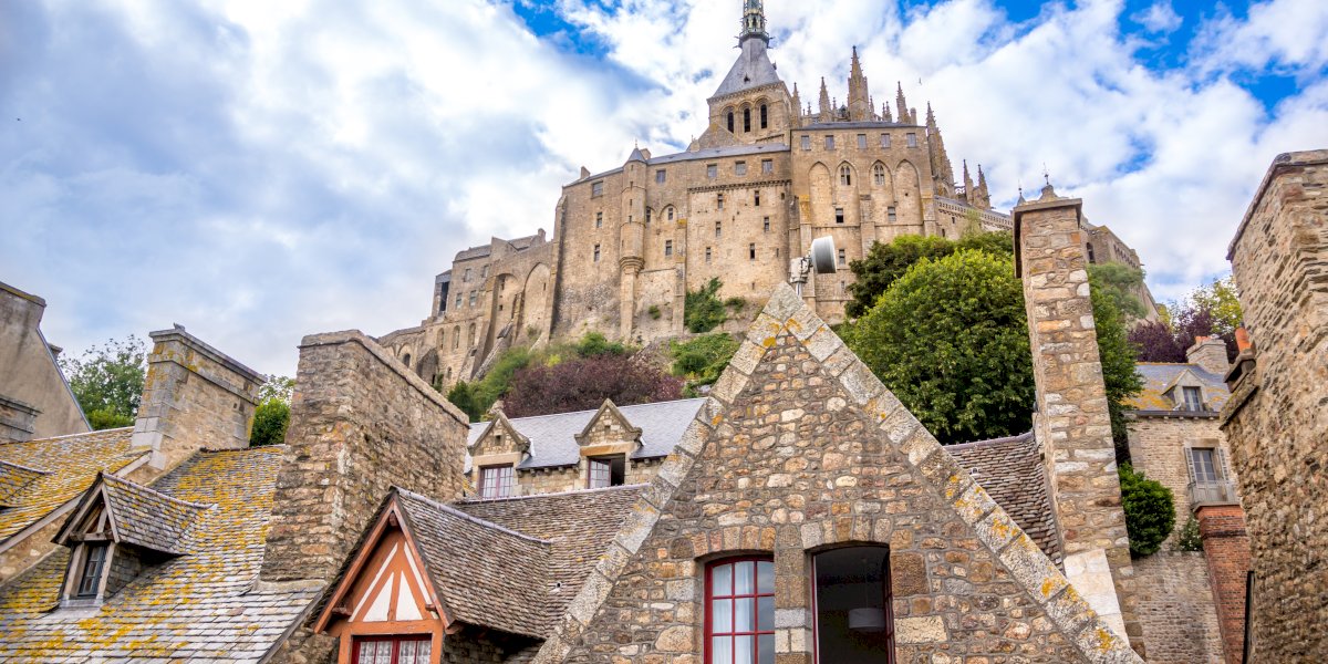Bayeux to Mont Saint-Michel Day Trip with Admission Ticket 2023
