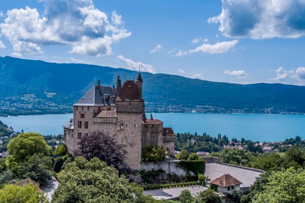 Ophorus Tours - Transfers from Annecy
