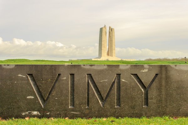 Ophorus Tours - Unveiling Vimy & Somme: Private WW1 Battlefields Tour from Arras