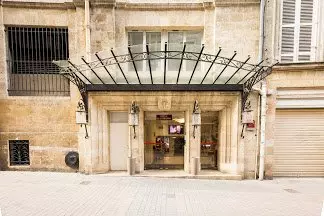 Hotel Quality Inn (Bordeaux) / Hotel Niza (San Sebastian) - or similar