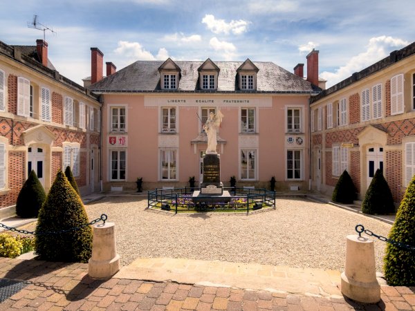 Ophorus Tours - A Private Champagne Escape from Paris: Reims, Epernay, Hautvillers & Tastings