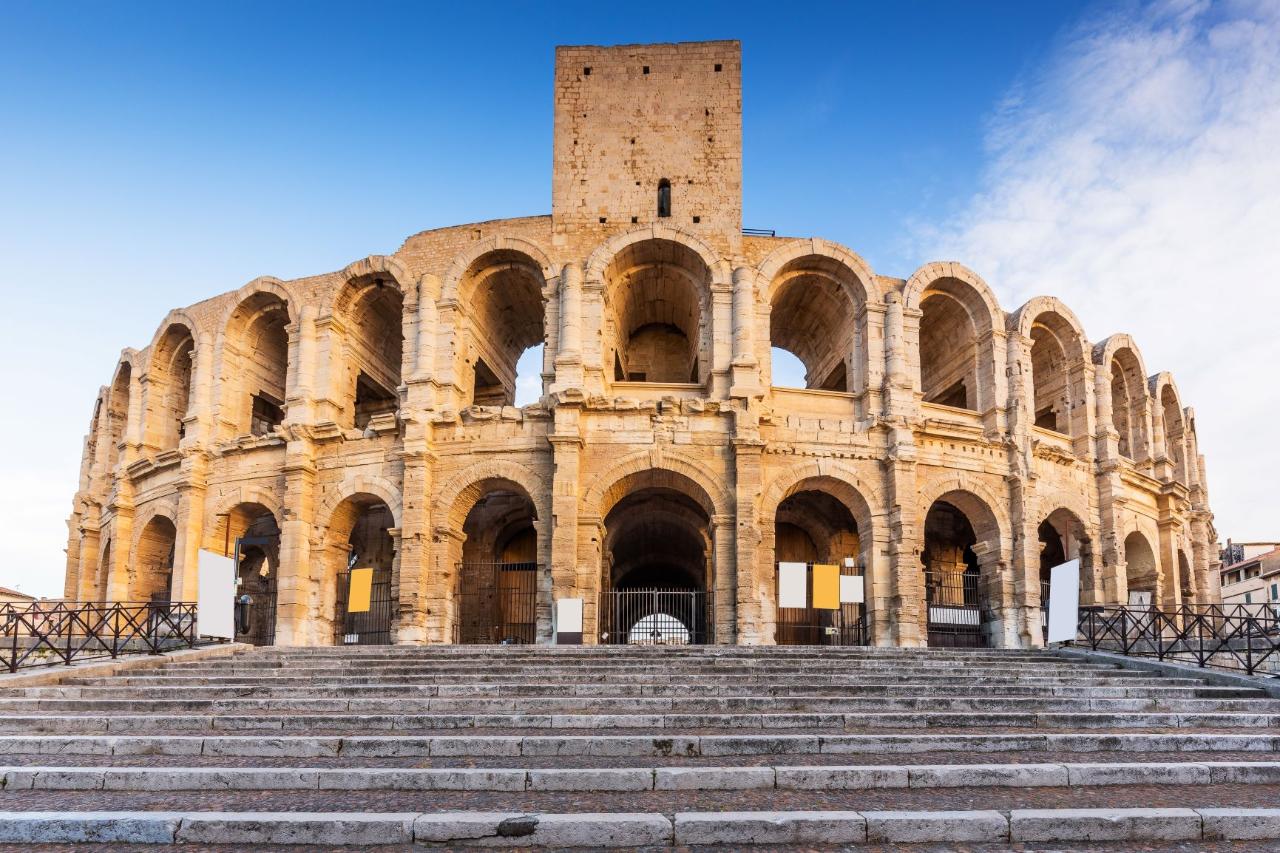 Ophorus Tours - Avignon Private Transfer to Arles