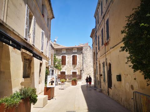 Ophorus Tours - Avignon Private Transfer to Saint-Rémy-de-Provence
