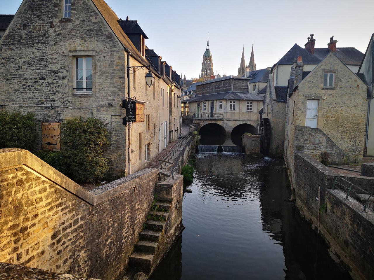 Ophorus Tours - Bayeux Private Transfer to Château de la Chenevière