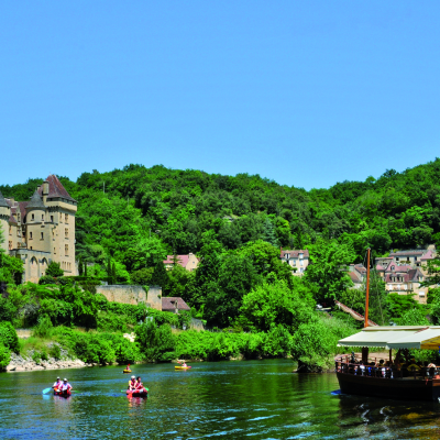 Lunch in the Dordogne Valley (at own expense)