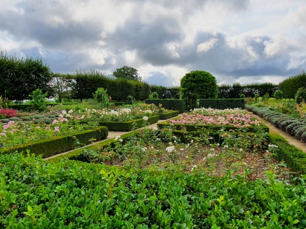 Ophorus Tours - Château d'Yquem Visit & Wine Tasting - Anthology Tour