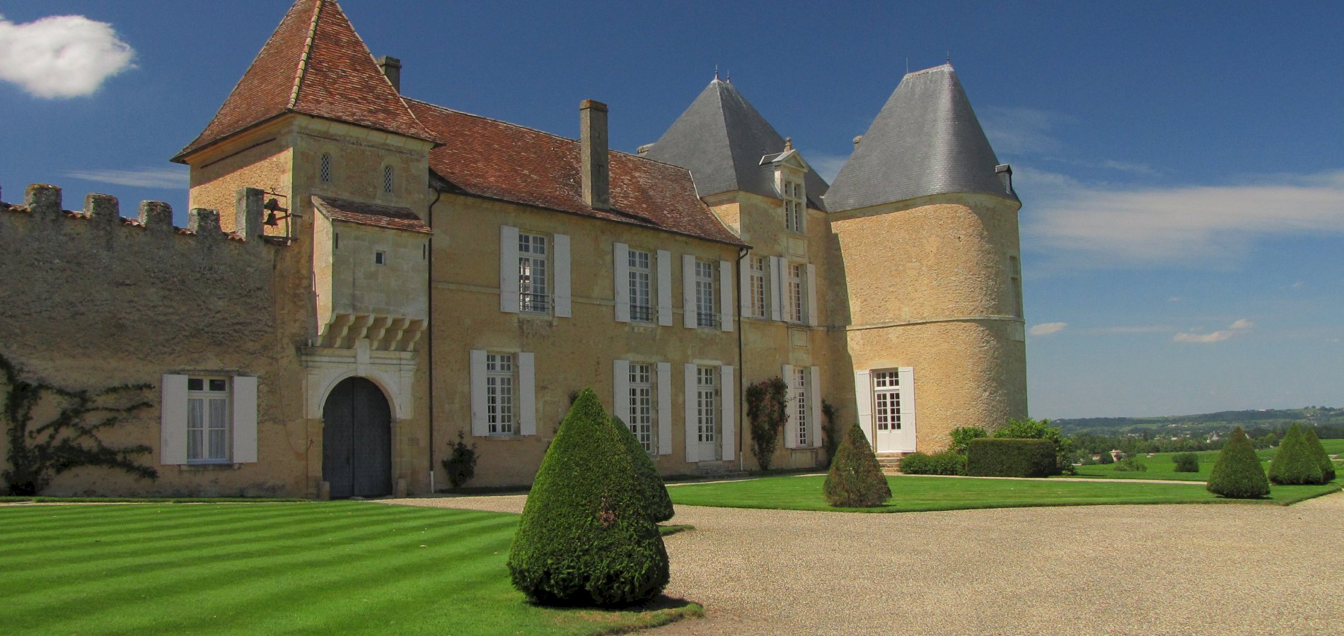 Ophorus Tours - Château d'Yquem Visit & Wine Tasting - Discovery Tour