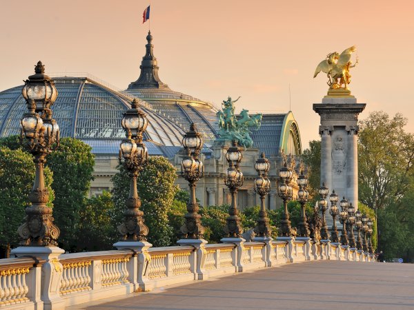 Ophorus Tours - City of Lights: Private half-day Panoramic Tour of Romantic Paris