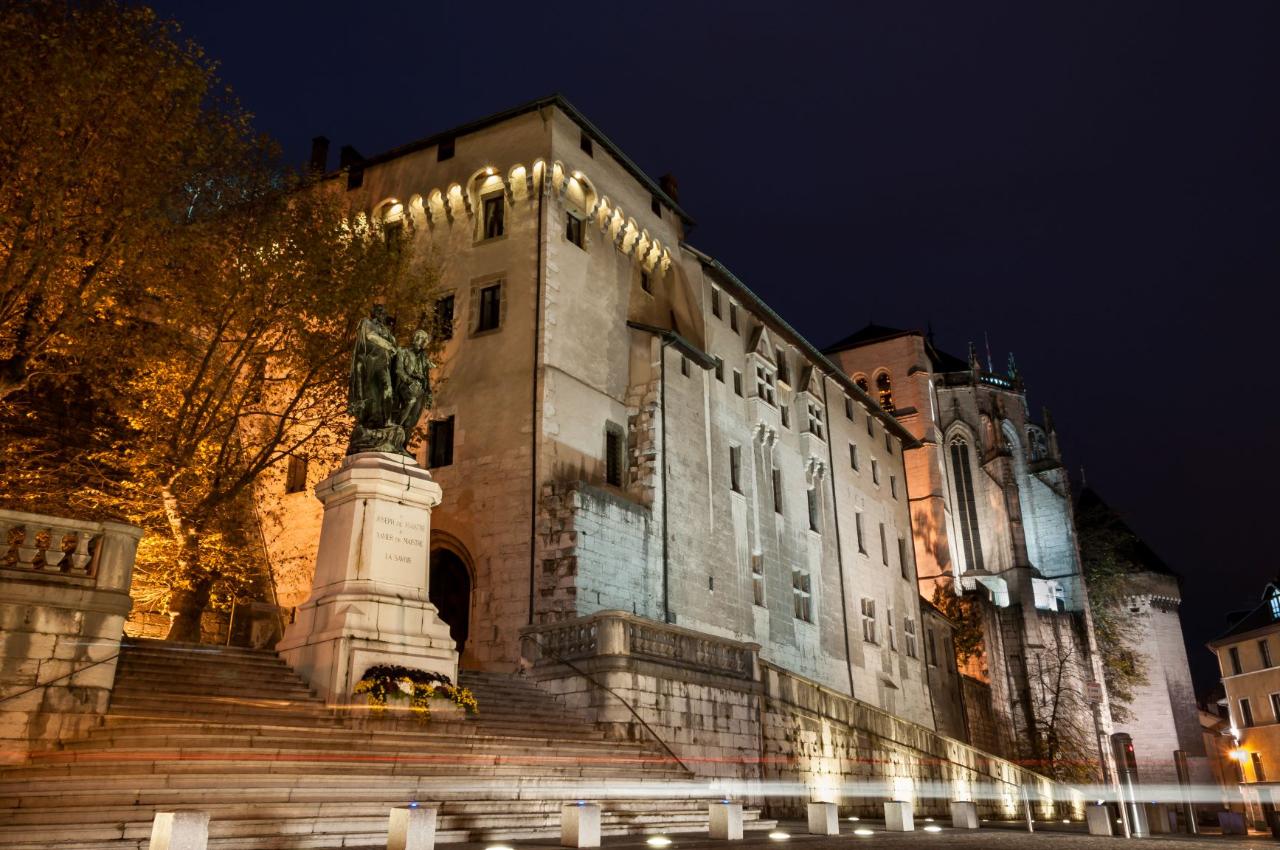 Ophorus Tours - From Lyon to Chambéry Private Transfer