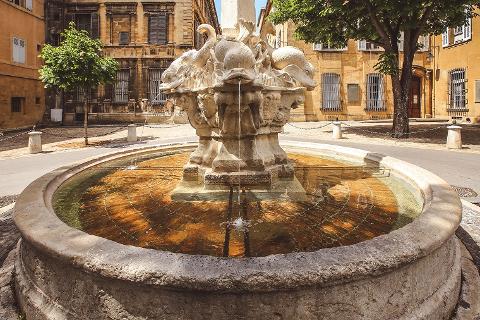 Ophorus Tours - From Toulouse to Aix en Provence Private Transfer