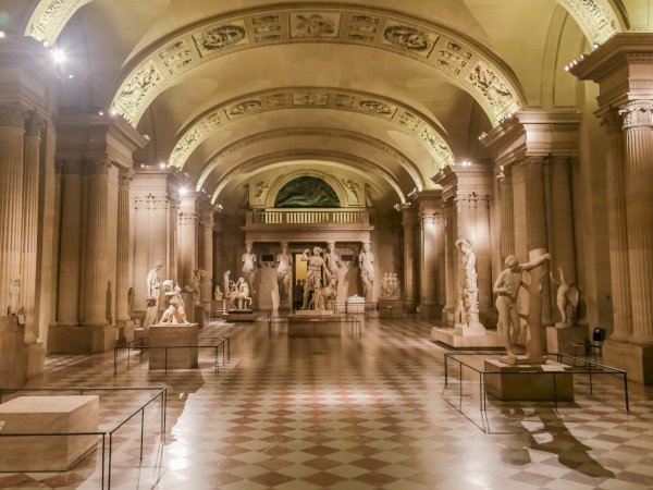 Ophorus Tours - Luxury Louvre Access: Private Tour with Hotel Pick Up & Drop Off