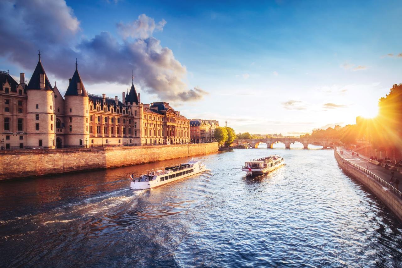 Ophorus Tours - Luxury Seine River Cruise & Fine Dining in Paris France