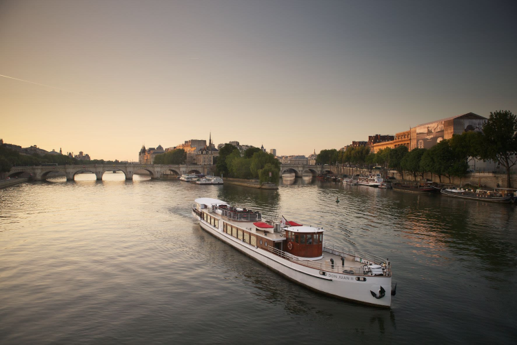 Ophorus Tours - Luxury Seine River Cruise & Fine Dining in Paris France 