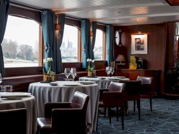 Ophorus Tours - Luxury Seine River Cruise, Fine Dining & Drinks in Paris France