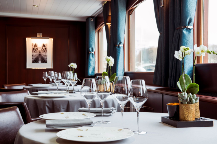 Ophorus Tours - Luxury Seine River Cruise, Fine Dining & Drinks in Paris