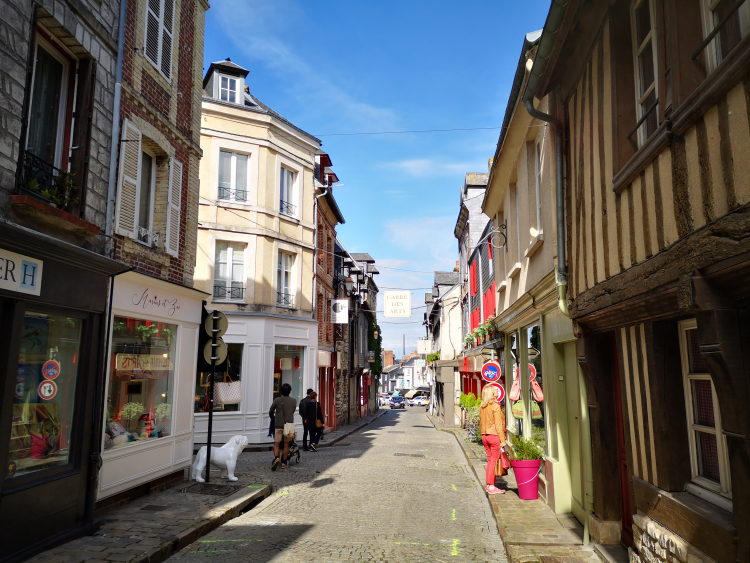 Ophorus Tours - Honfleur, Beuvron village & Calvados Tasting Tour : A Bespoke Experience