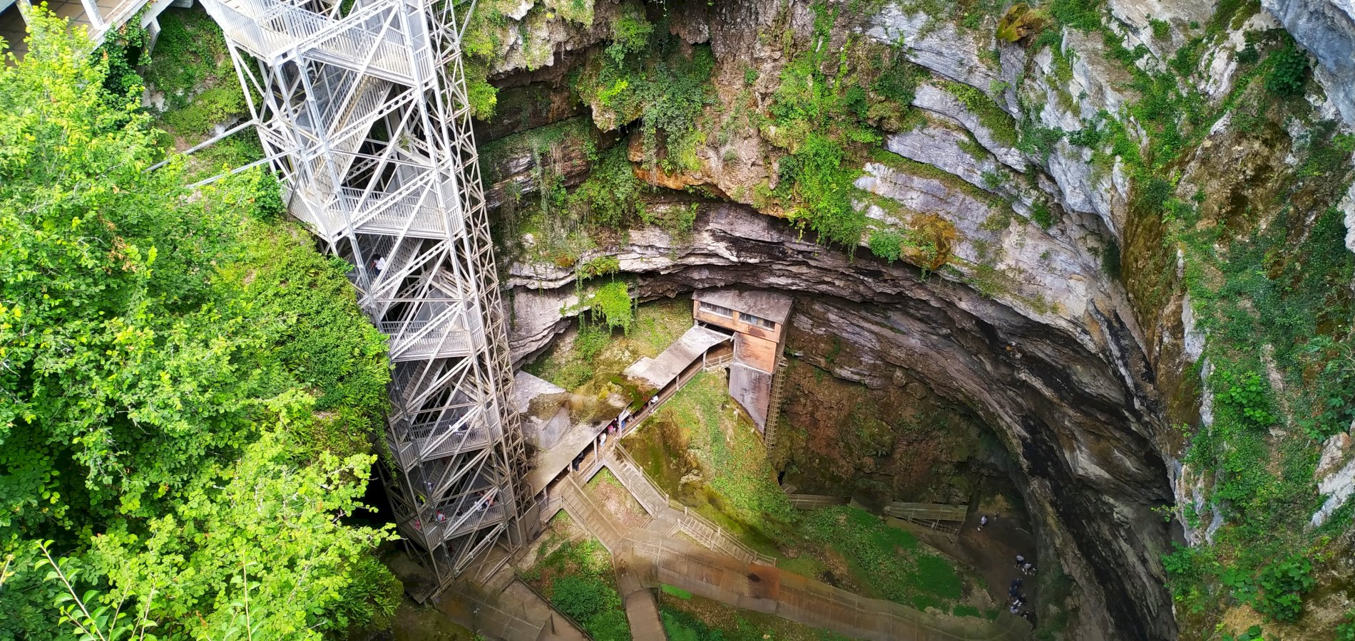 Ophorus Tours - Padirac Chasm & Rocamadour Village: A Spellbinding Discovery