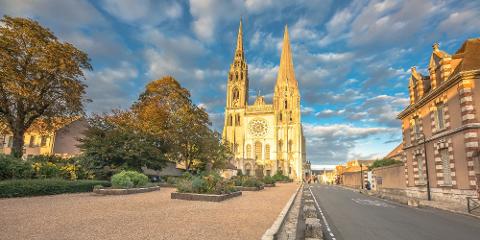 Ophorus Tours - Paris Private Sightseeing Transfer to Loire Valley