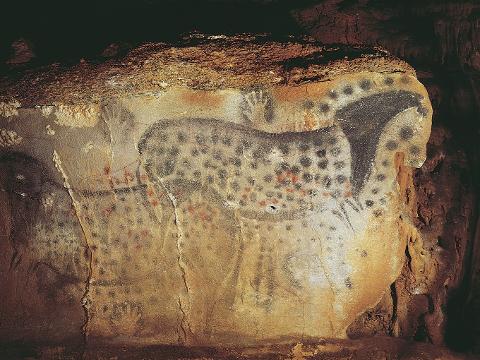 Ophorus Tours - Pech Merle Cave & Saint Cirq Lapopie Village Private Discovery