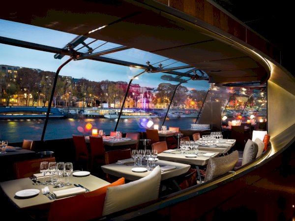 Ophorus Tours - Romantic Seine Cruise Paris: Window Seat & Champagne