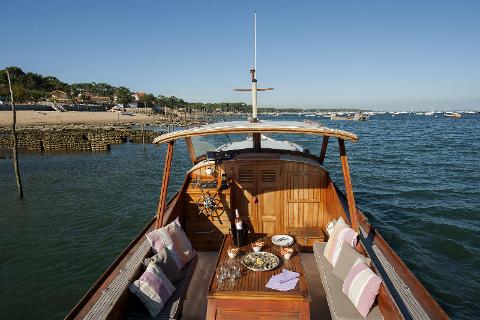 Ophorus Tours - Unforgettable 2-Hour Private Boat Tour: Explore Arcachon Bay by Pinasse