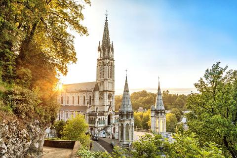 Ophorus Tours - From Toulouse to Lourdes Private Transfer