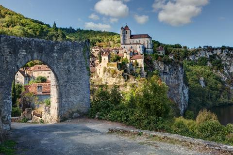 Ophorus Tours - From Toulouse to Sarlat la Caneda Private Sightseeing Transfer