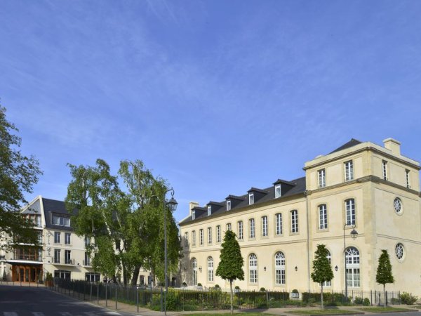 Ophorus Tours - Hotel Villa Lara (Bayeux) - Hotel Les Tresorières (Tours) - Hotel Burdigala (Bordeaux) - or similar