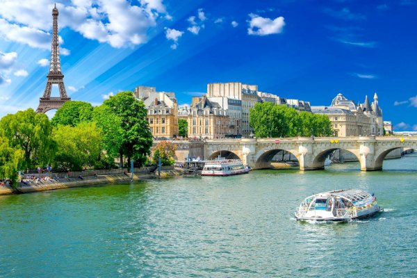 Ophorus Tours - 10-Day Private Paris, Normandy & Loire Valley Package - 5* Hotel