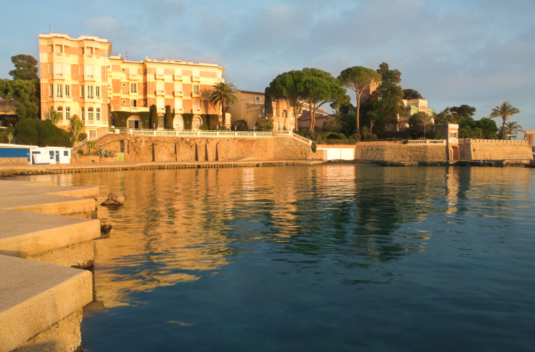 Ophorus Tours - Antibes & Juan Les Pins - Cannes Private Shore Excursion