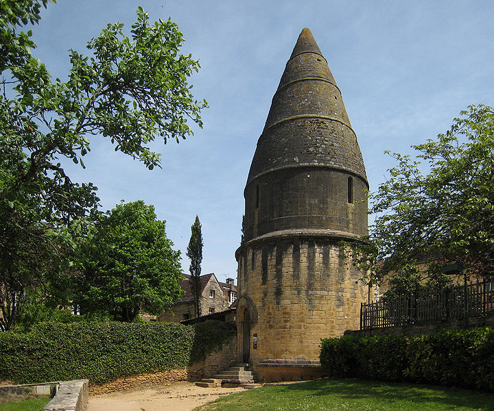 Ophorus Tours - From Lyon to Sarlat la Canéda Private Transfer
