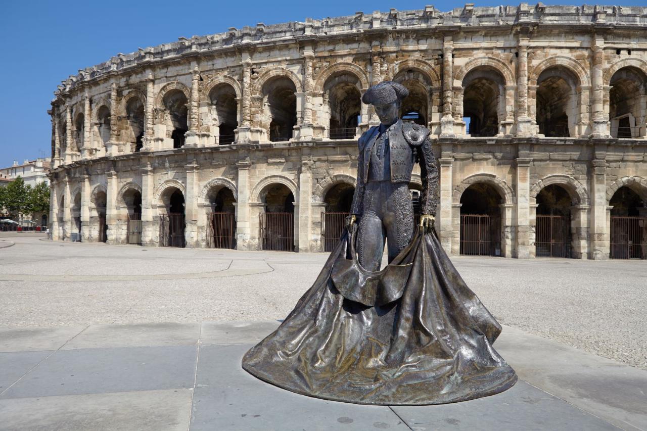 Ophorus Tours - From Marseille to Arles Private Transfer