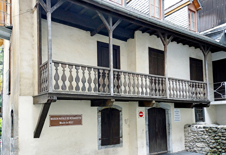 Ophorus Tours - Lourdes Guided Walking Tour Private