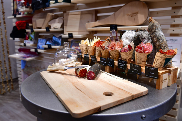 Ophorus Tours - Exclusive Culinary Journey through Bordeaux