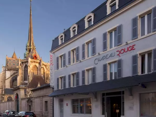 Hostellerie du Chapeau Rouge (or similar)