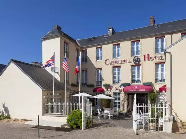 Hotel Churchill (or similar)