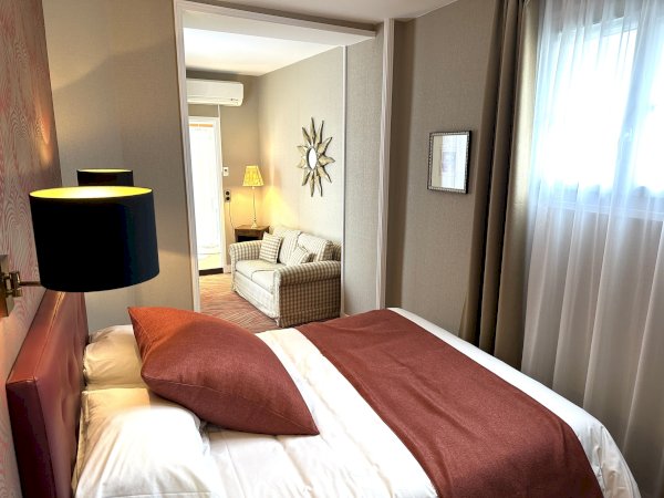 Ophorus Tours - Hotel Churchill (or similar)