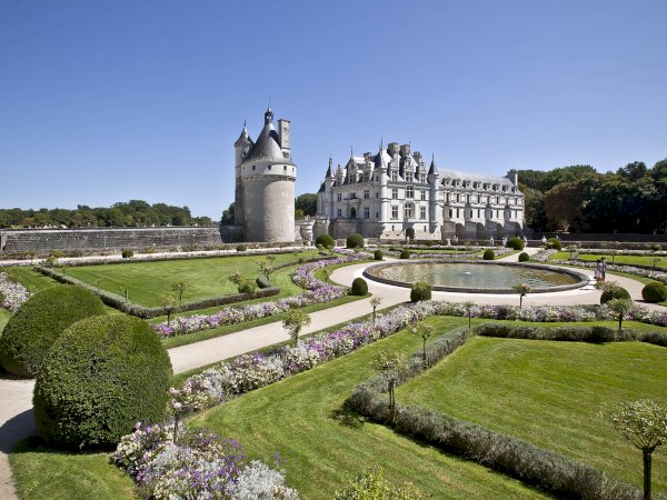 Ophorus Tours - 4-Day Small Group Tours Loire Valley Package - 5* Hotel