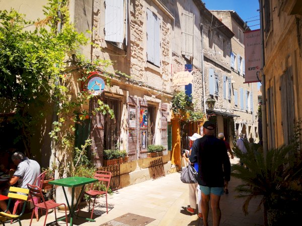 Ophorus Tours - Art & History Lovers: Arles, Saint Rémy & Les Baux Private Tour from Marseille