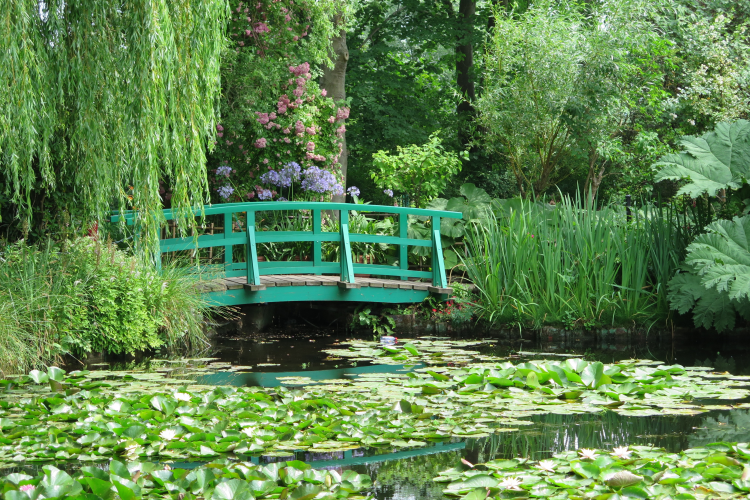 Ophorus Tours - Private Versailles & Giverny Day Tour from Paris