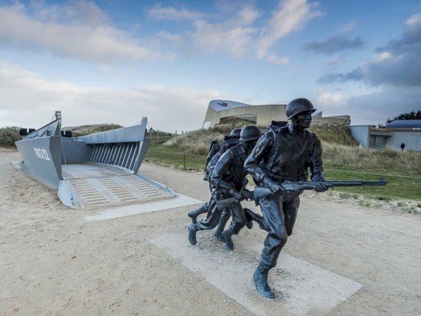 Ophorus Tours - Helicopter Tour from Paris to Normandy D-Day landing beaches