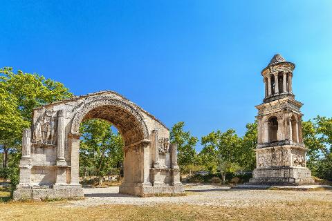 Ophorus Tours - History & Beauty: Arles & Les Baux Private Shore Trip from Marseille