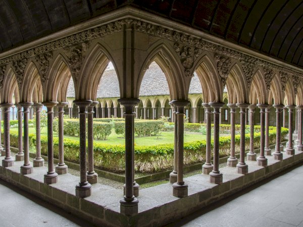 Ophorus Tours - History & Beauty: Mont Saint-Michel Private Tour from Caen