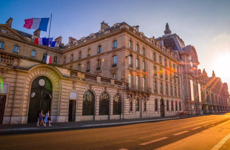 Ophorus Tours - Paris Seine River Dinner Cruise with Return Transfers – VIP Front Window Seating