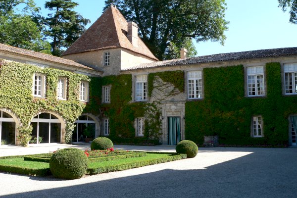 Ophorus Tours - The Bordeaux Wine Explorer: Private Saint-Emilion Tour to Graves & Sauternes