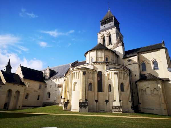 Ophorus Tours - Loire Valley Discovery: Private Angers Package with Fontevraud & Saumur